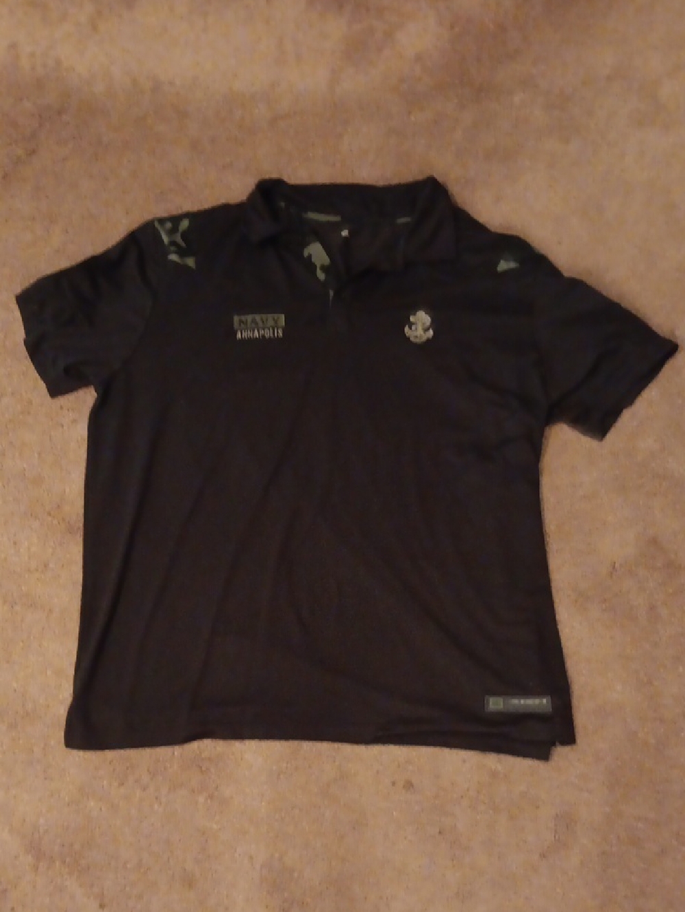 Colosseum Black Men’s Polo with Subtle Olive Accents